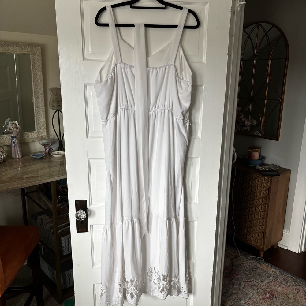 Simply Vera Vera Wang White Tiered Cut Out Maxi Dress - Picture 6 of 6